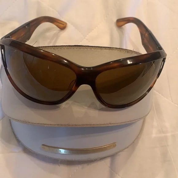 Authentic Stella McCartney sunglasses. - Picture 2 of 7